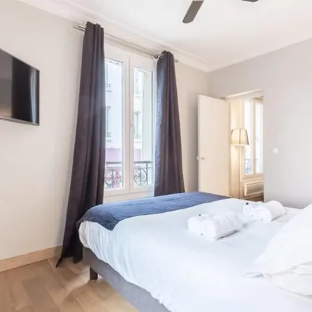 Guestready - Design - Center Opera Bastille Paris