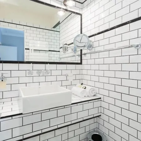 Guestready - Design - Center Opera Bastille Paris